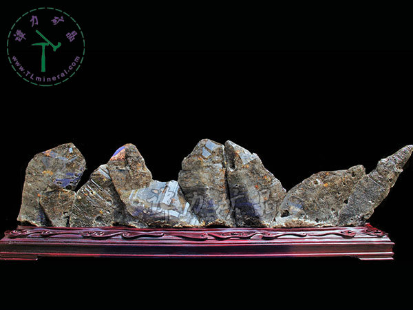 幻影九連晶一條龍，產(chǎn)地：四川省木里縣，113x11x30cm