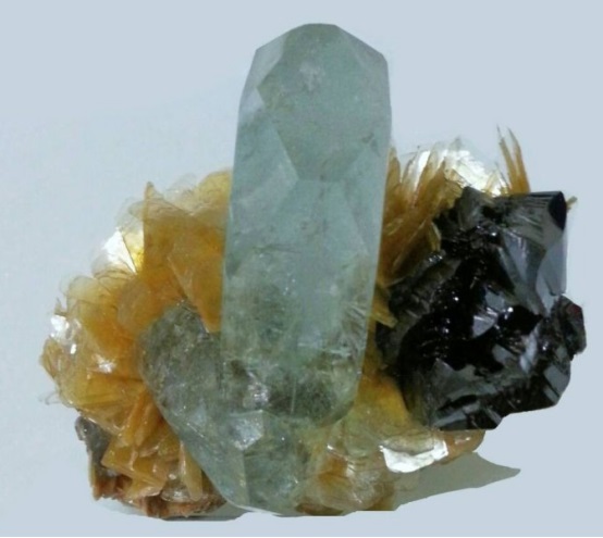 長(zhǎng)沙市譚力礦產(chǎn)品有限公司,長(zhǎng)沙礦產(chǎn)品銷售,工藝品銷售,鉆石飾品批發(fā)