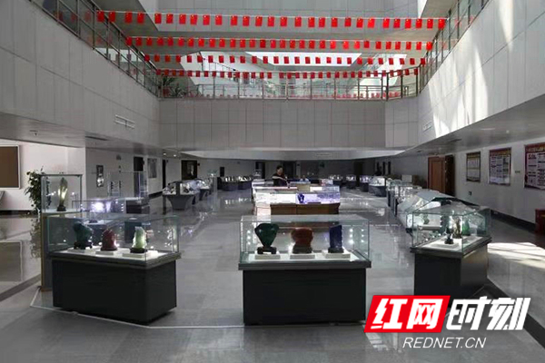 譚力礦晶-礦物標(biāo)本,礦物晶體,地質(zhì)標(biāo)本,寶石標(biāo)本,礦晶 譚力礦晶-礦物標(biāo)本,礦物晶體,地質(zhì)標(biāo)本,寶石標(biāo)本,礦晶